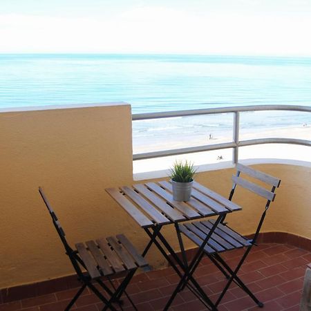 Piso amplio frente al mar en pleno paseo marítimo. Cádis Exterior foto
